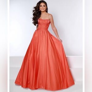 Chic Strapless Coral Gown